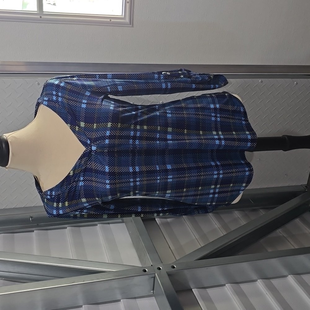 Kim Roger's Top Size Medium